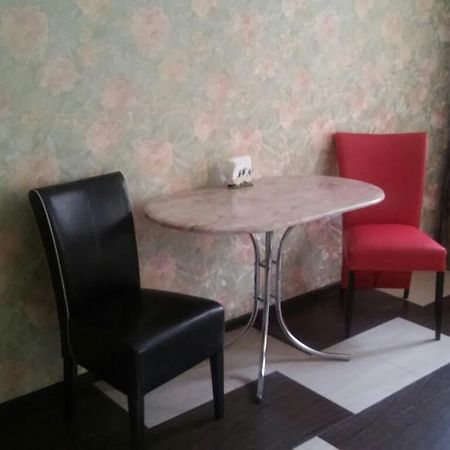 Apartment At Komsomolska 52А Dnjepropetovsk Buitenkant foto
